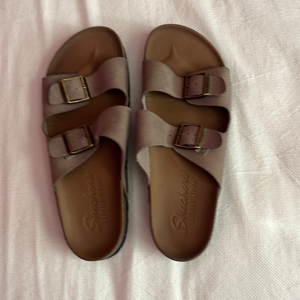 Sketchers luxe foam sandals tan size 9